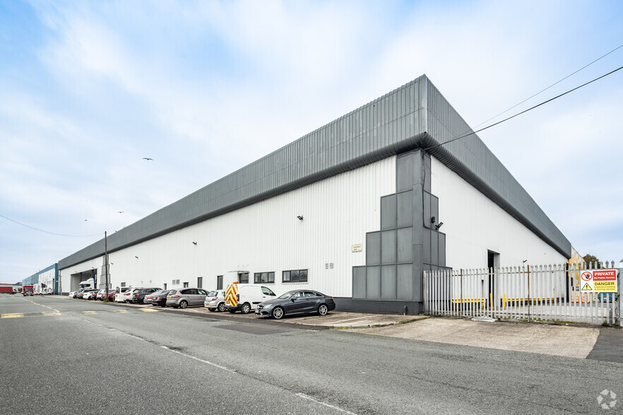 Triumph Way, Liverpool for rent - Building Photo - Image 2 of 6