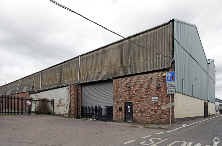 1 Potters Ln, Wednesbury to rent - Building Photo - Image 2 of 2