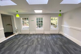 High St, Westerham for rent Interior Photo- Image 2 of 10