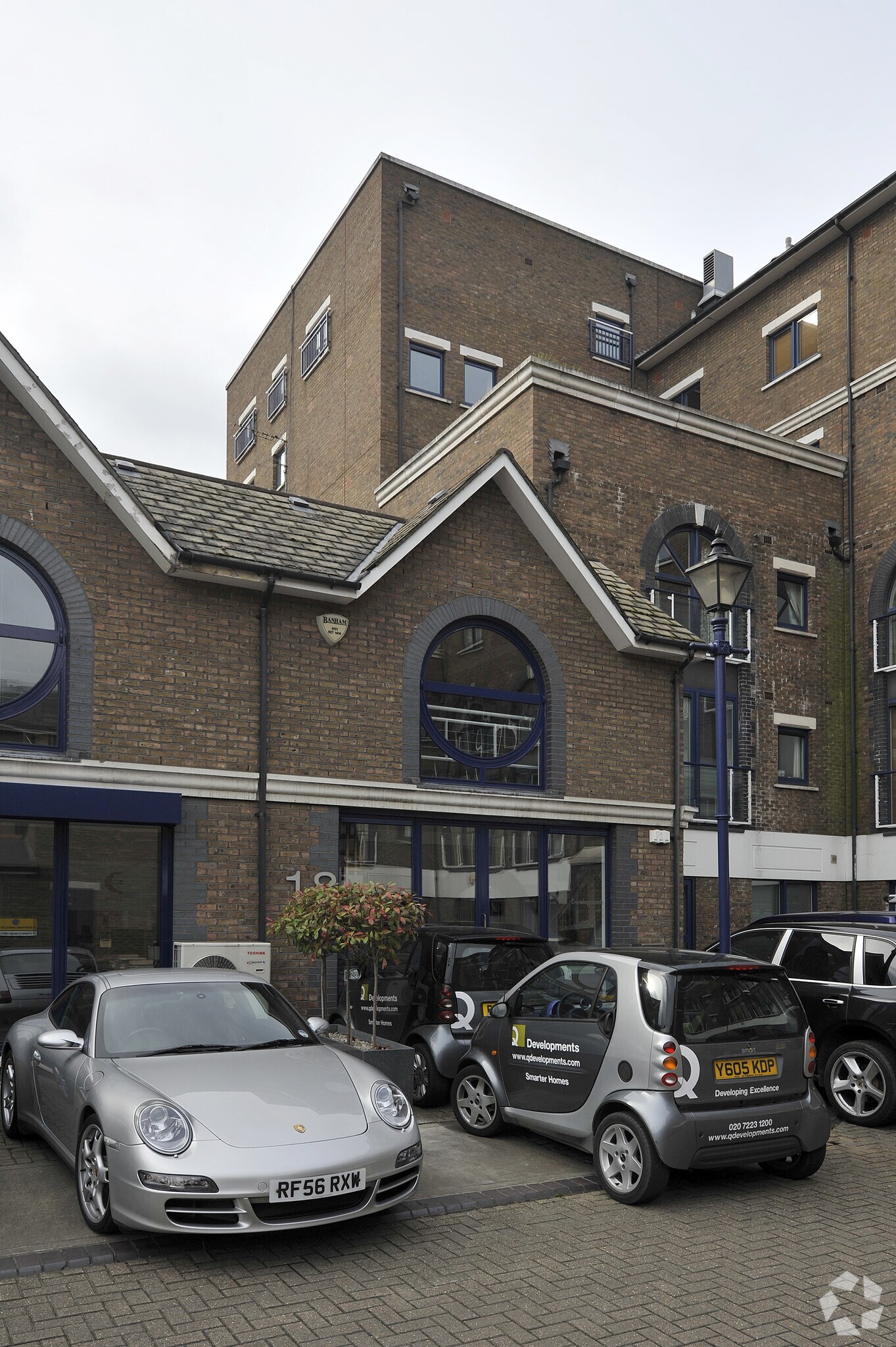 18 Molasses Row, London for sale Primary Photo- Image 1 of 1