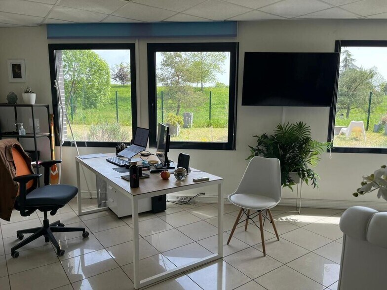 Industrial in Sartrouville to rent - Interior Photo - Image 3 of 23