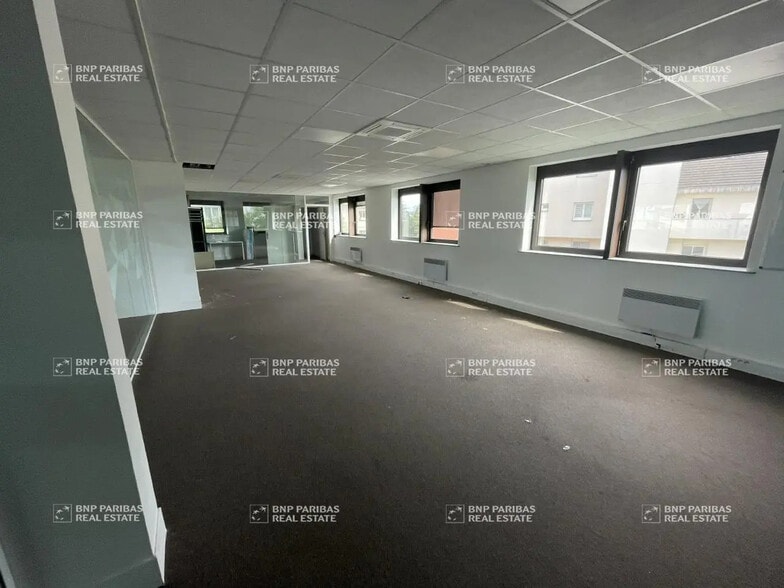 Office in Lognes to rent - Interior Photo - Image 3 of 9