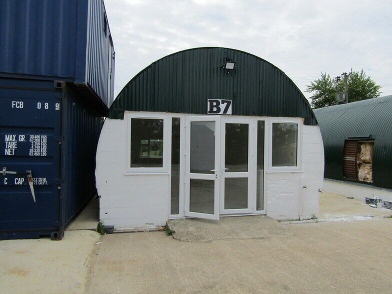 7 Ermine Way, Arrington for sale - Building Photo - Image 1 of 1