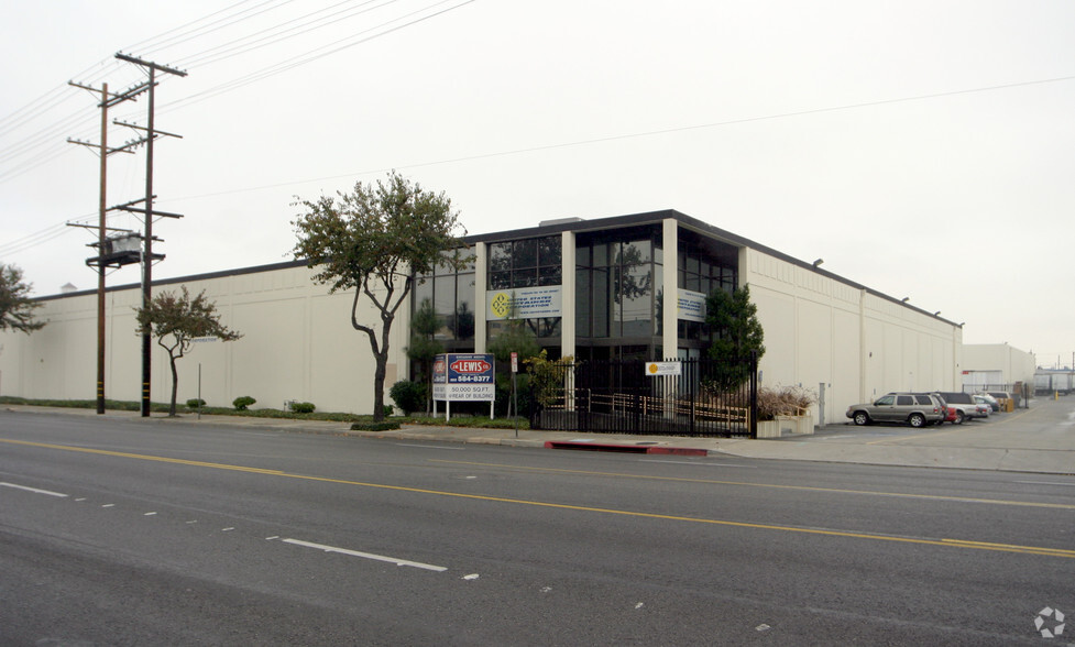 4900 S Santa Fe Ave, Vernon, CA for rent - Building Photo - Image 3 of 8