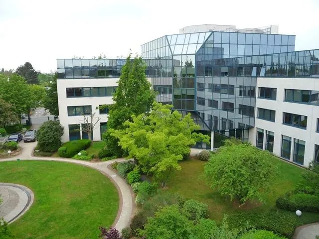 1 Avenue De L 'Atlantique, Les Ulis to rent - Building Photo - Image 1 of 11