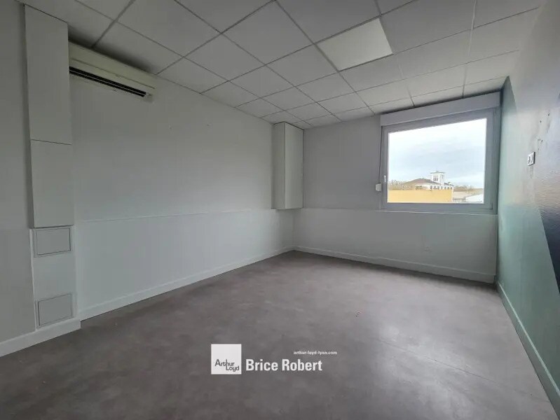 28 Rue De La République, Décines-Charpieu to rent Interior Photo- Image 1 of 15