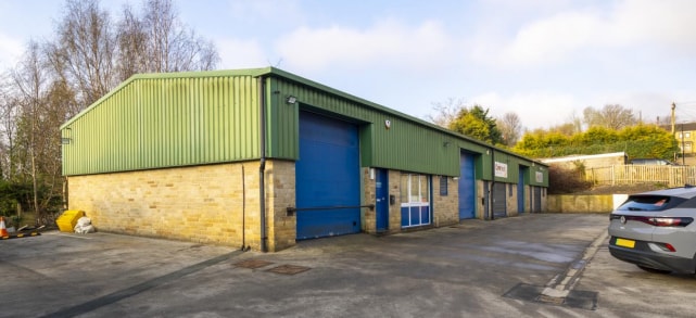 Hough Side Rd, Pudsey to rent - Primary Photo - Image 1 of 1
