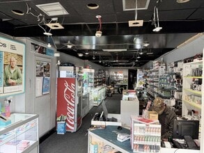 Retail in 101A High St, Scunthorpe to rent Interior Photo- Image 1 of 1