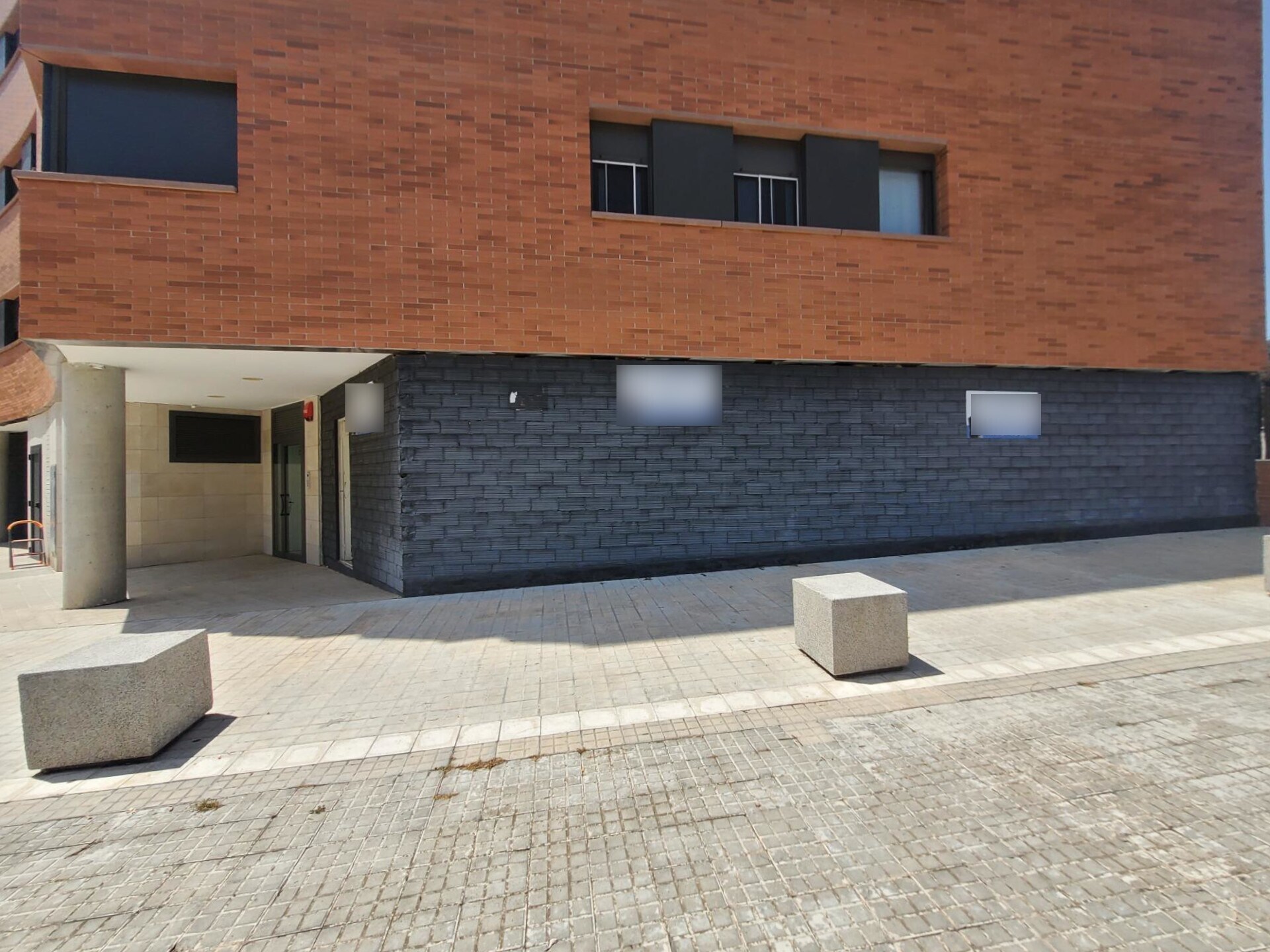 Retail in Manresa, Barcelona to rent Floor Plan- Image 1 of 3