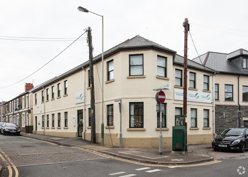 44 Windsor St, Caerphilly for sale - Primary Photo - Image 1 of 1