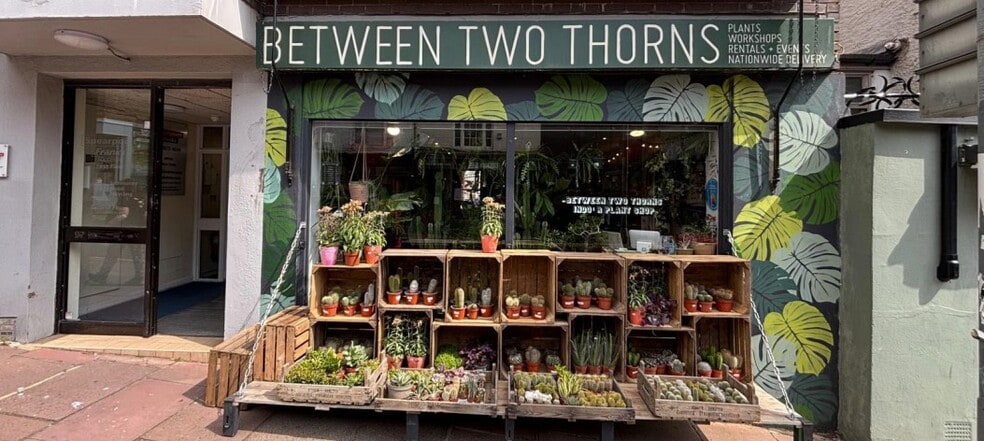 97-98 Church St, Brighton to rent - Building Photo - Image 1 of 3