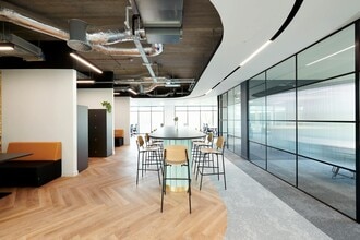 Basing Vw, Basingstoke to rent Interior Photo- Image 2 of 2