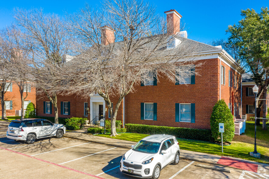 2003 E Lamar Blvd, Arlington, TX for rent - Building Photo - Image 1 of 1