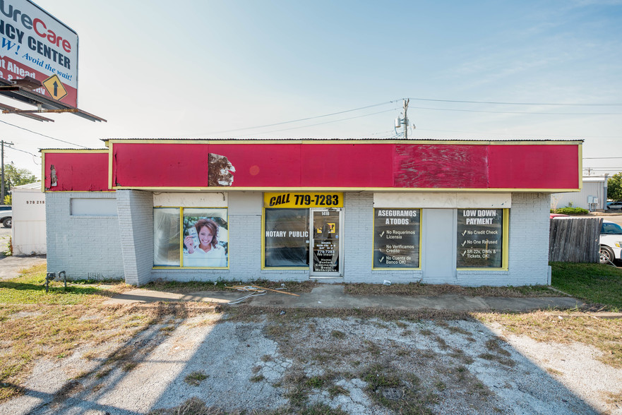 1410 S Texas Ave, Bryan, TX for rent - Primary Photo - Image 1 of 14