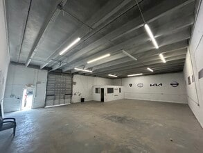 2075 N Powerline Rd, Pompano Beach, FL to rent Interior Photo- Image 1 of 3