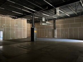 817 Greenview Dr, Grand Prairie, TX to rent Interior Photo- Image 2 of 10