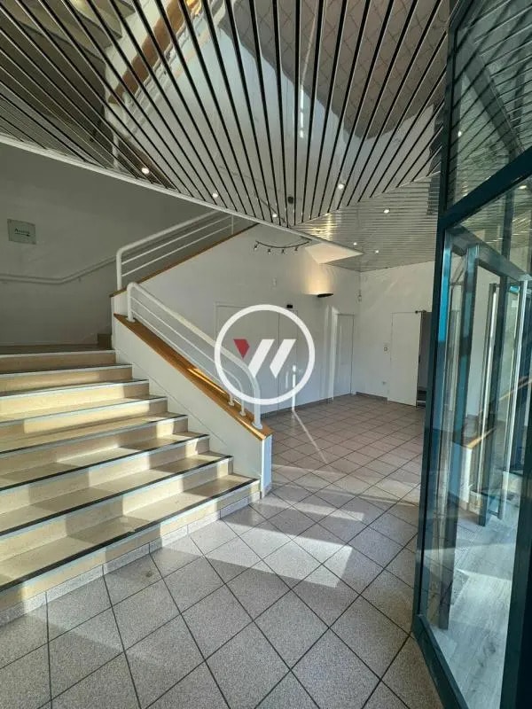Location Local d'activités 10 m² à 84 m² - Photo 1