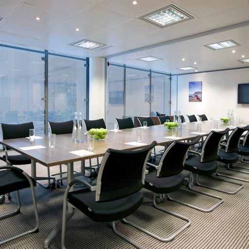 80-85 Tottenham Court Rd, London to rent - Interior Photo - Image 3 of 11