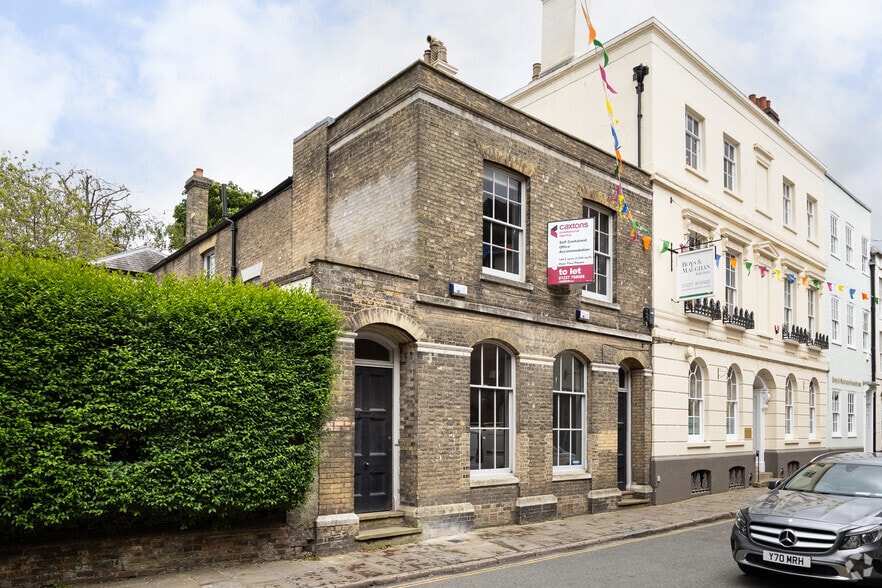 1 Castle St, Canterbury to rent - Primary Photo - Image 1 of 2