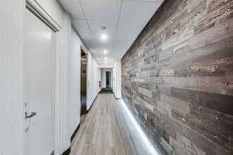 212 E Ohio St, Chicago, IL to rent Interior Photo- Image 1 of 8