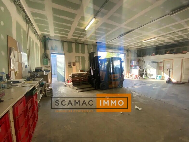 Office in Rousset to rent - Building Photo - Image 2 of 4