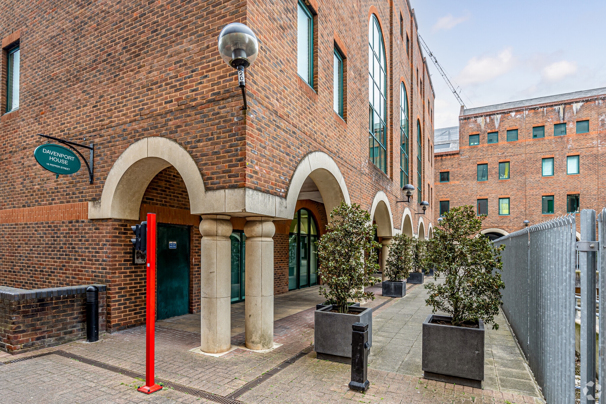 16 Pepper St, London to rent Building Photo- Image 1 of 8