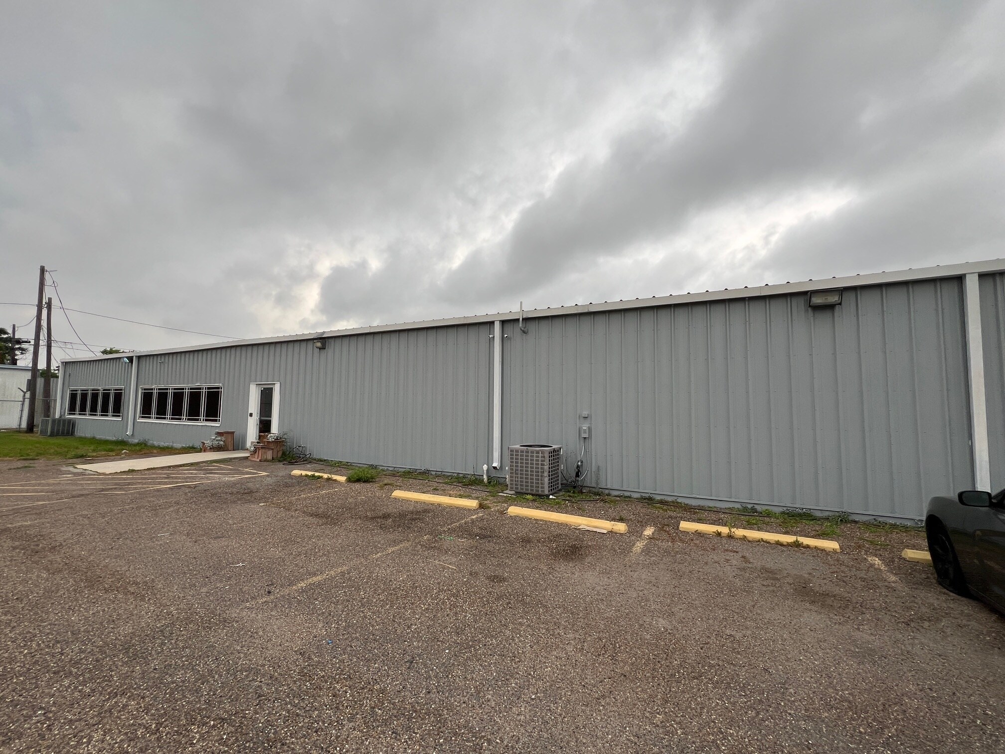 Staples Business Park portfolio of 3 properties for sale on LoopNet.co.uk Building Photo- Image 1 of 26