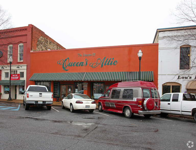 110 Calhoun St, Alexander City, AL for sale - Primary Photo - Image 1 of 1