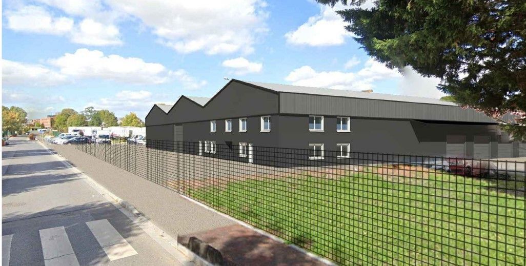 Industrial in Le Mesnil-Amelot to rent Building Photo- Image 1 of 12