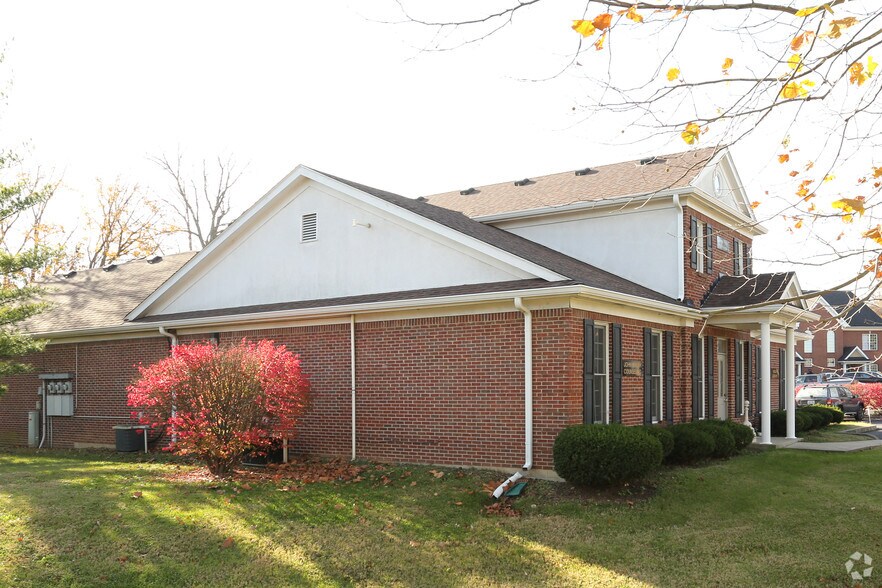 1450 Gardiner Ln, Louisville 40213 UK