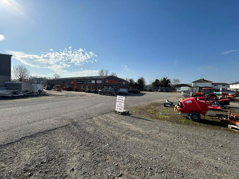 Shrewsbury Rd, Oswestry for sale - Primary Photo - Image 1 of 1