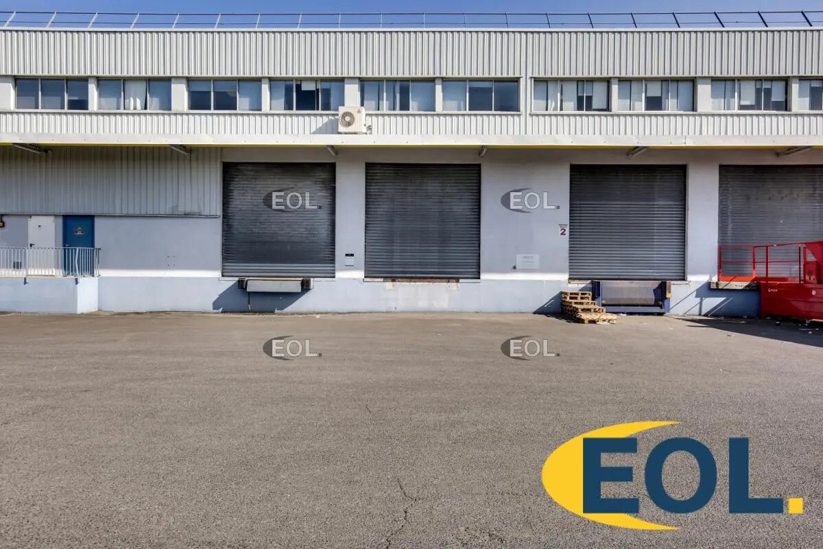 Light Industrial in Goussainville to rent Primary Photo- Image 1 of 17