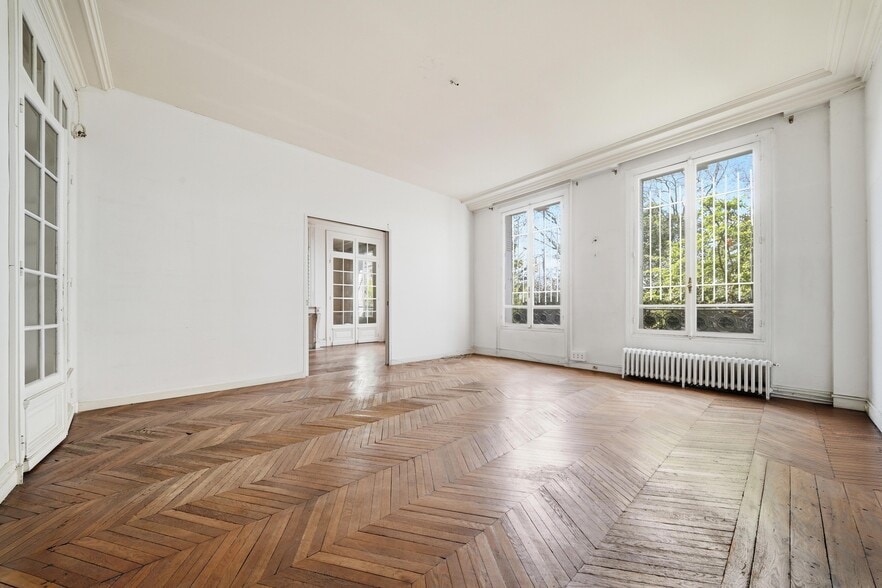 Build-to-Rent in Paris for sale - Building Photo - Image 2 of 7