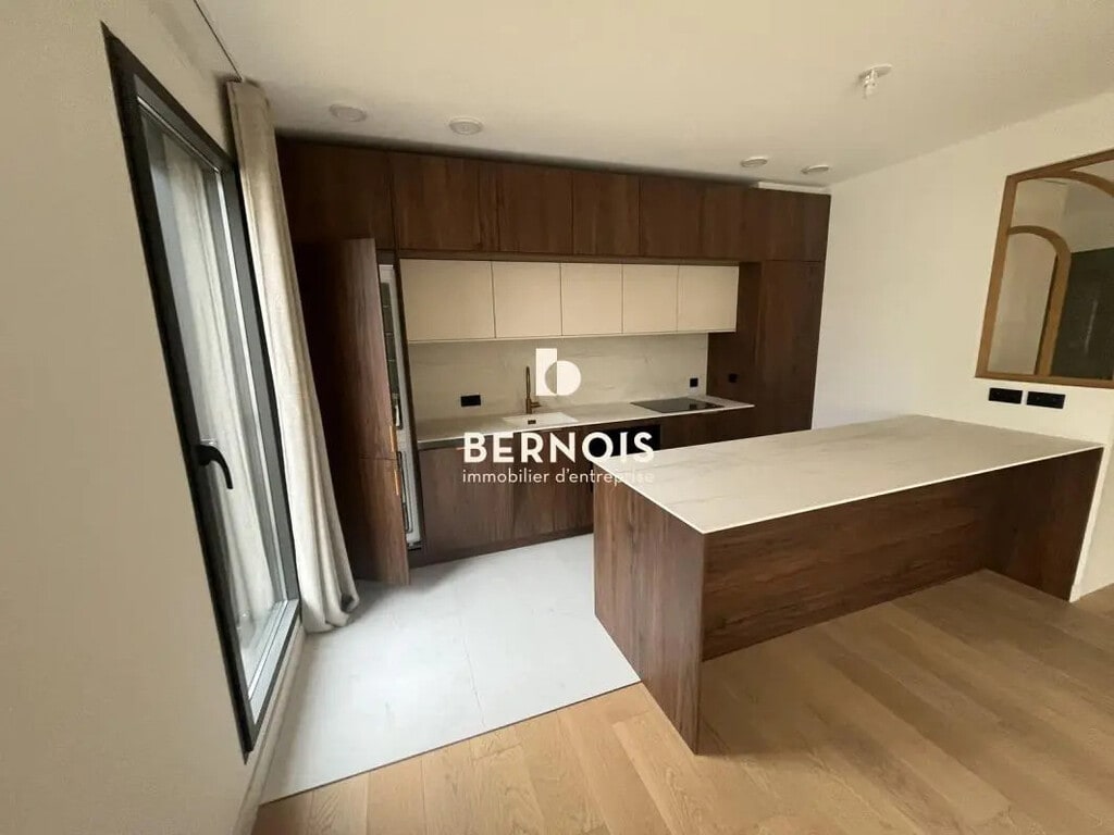 Location Bureaux 65 m² - Photo 1