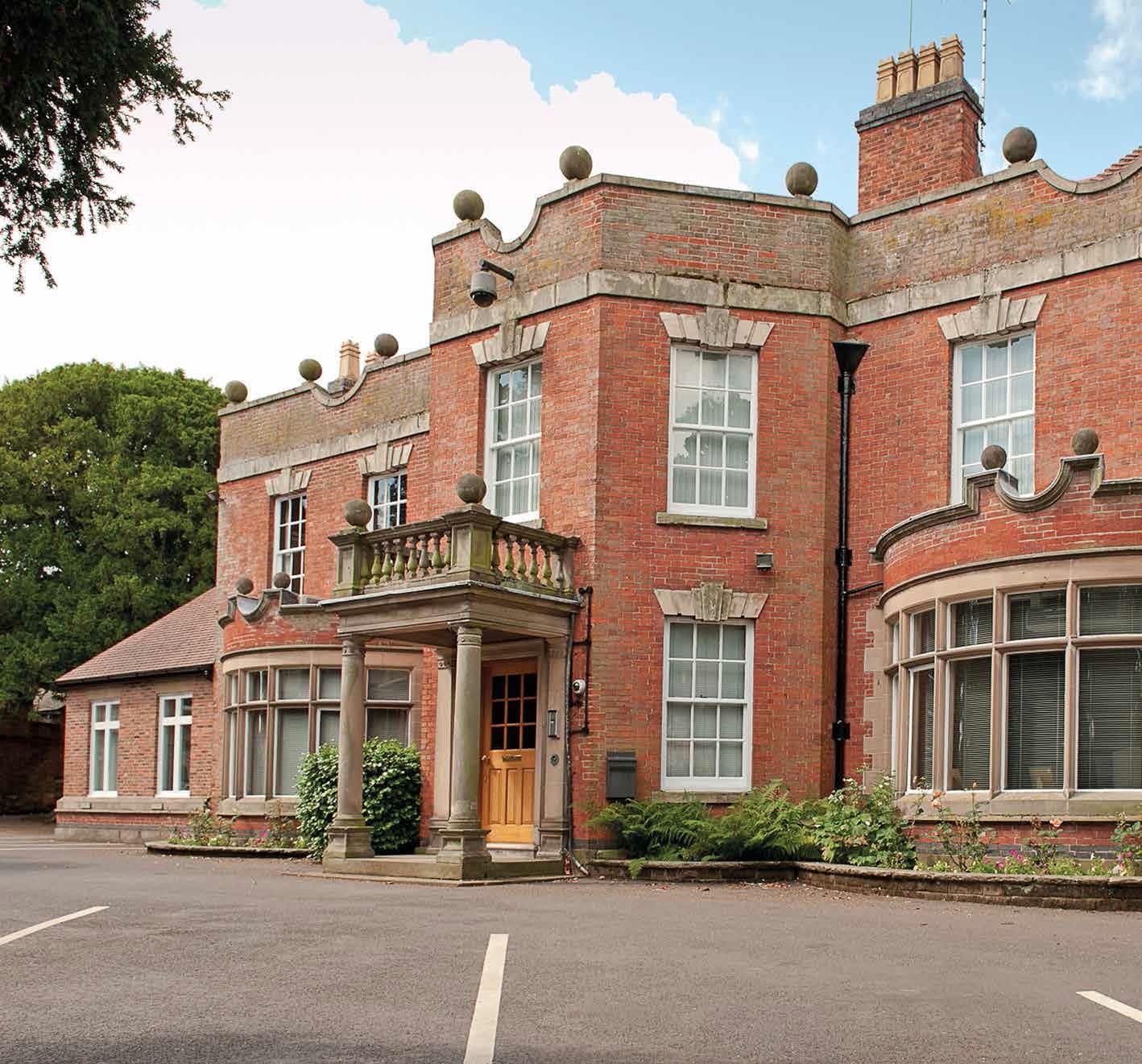 High St, Uttoxeter to rent Primary Photo- Image 1 of 3