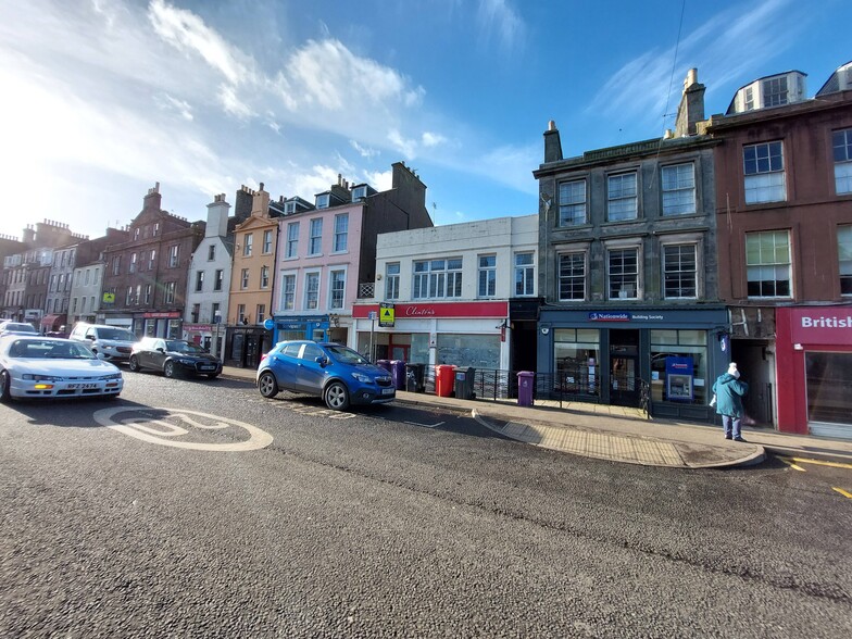 62 High St, Montrose to rent - Building Photo - Image 3 of 3