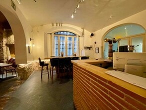 Retail in Barcelona, Barcelona to rent Interior Photo- Image 1 of 16