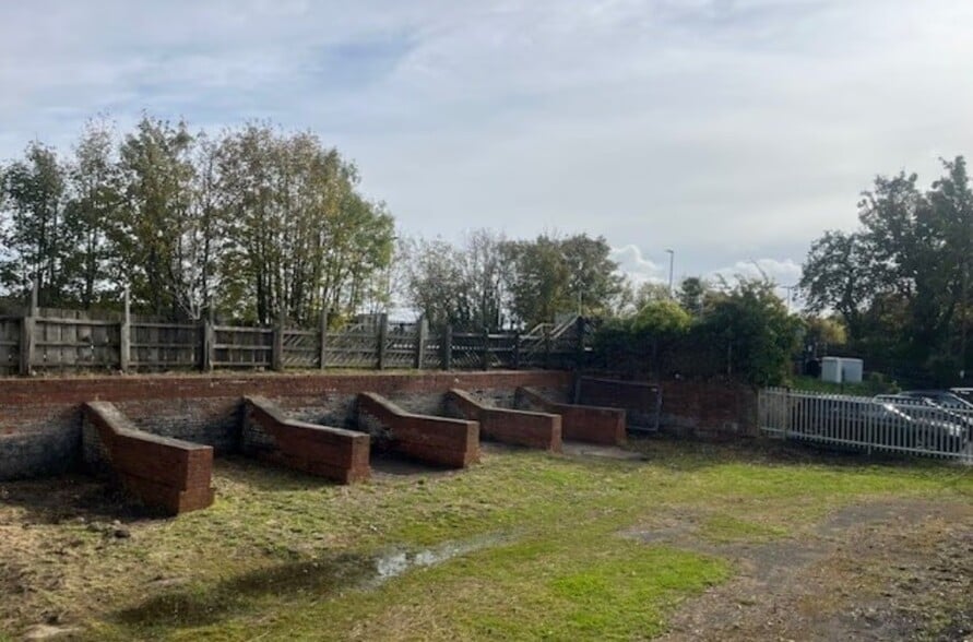 Harrogate Rd, Leeds to rent - Building Photo - Image 3 of 3