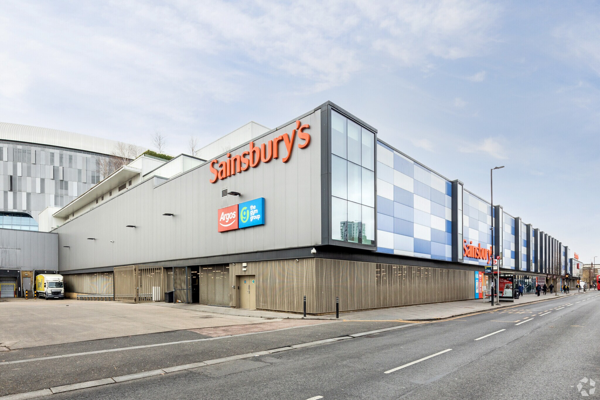 28-48 Northumberland Park, London for sale Primary Photo- Image 1 of 1