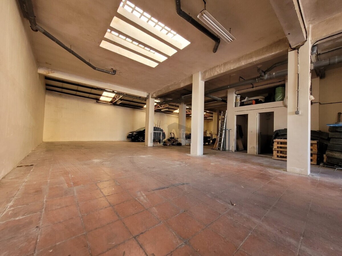 Madrid, MAD 28033 - Unit 01 -  - Interior Photo - Image 1 of 3