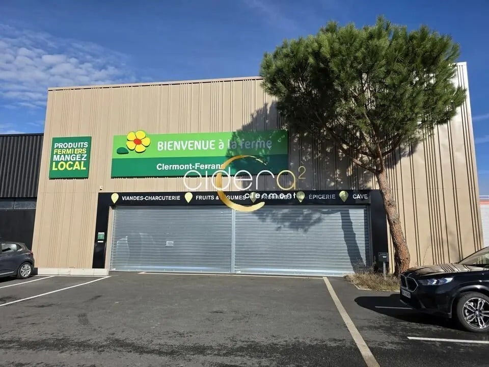 Location Commerce 640 m² - Photo 1