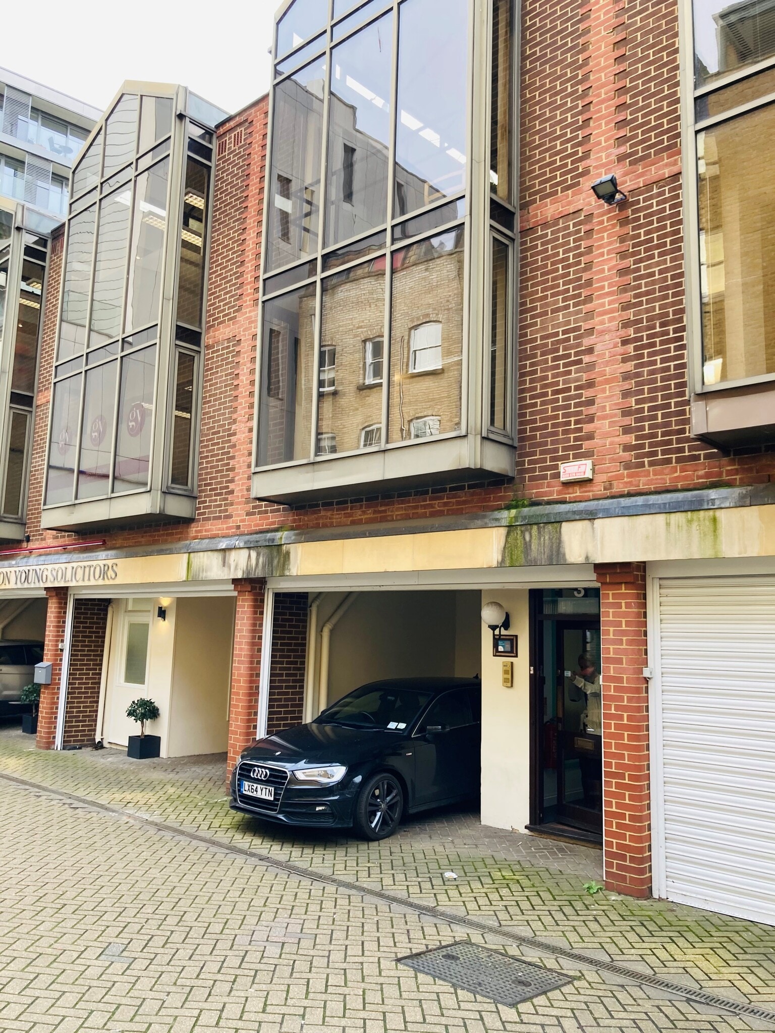 3 Crescent Stables, London for sale Building Photo- Image 1 of 1