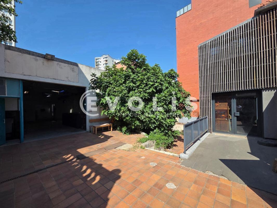 Light Industrial in Ivry-sur-Seine for sale Building Photo- Image 1 of 21