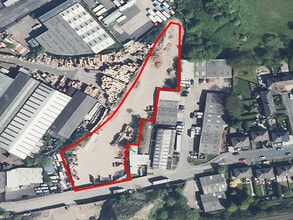 15-16 Oldfields, Cradley Heath, WMD - AERIAL  map view