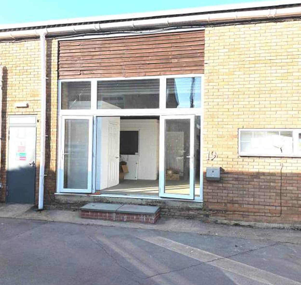 Stratford Rd, Moreton In Marsh to rent Building Photo- Image 1 of 2