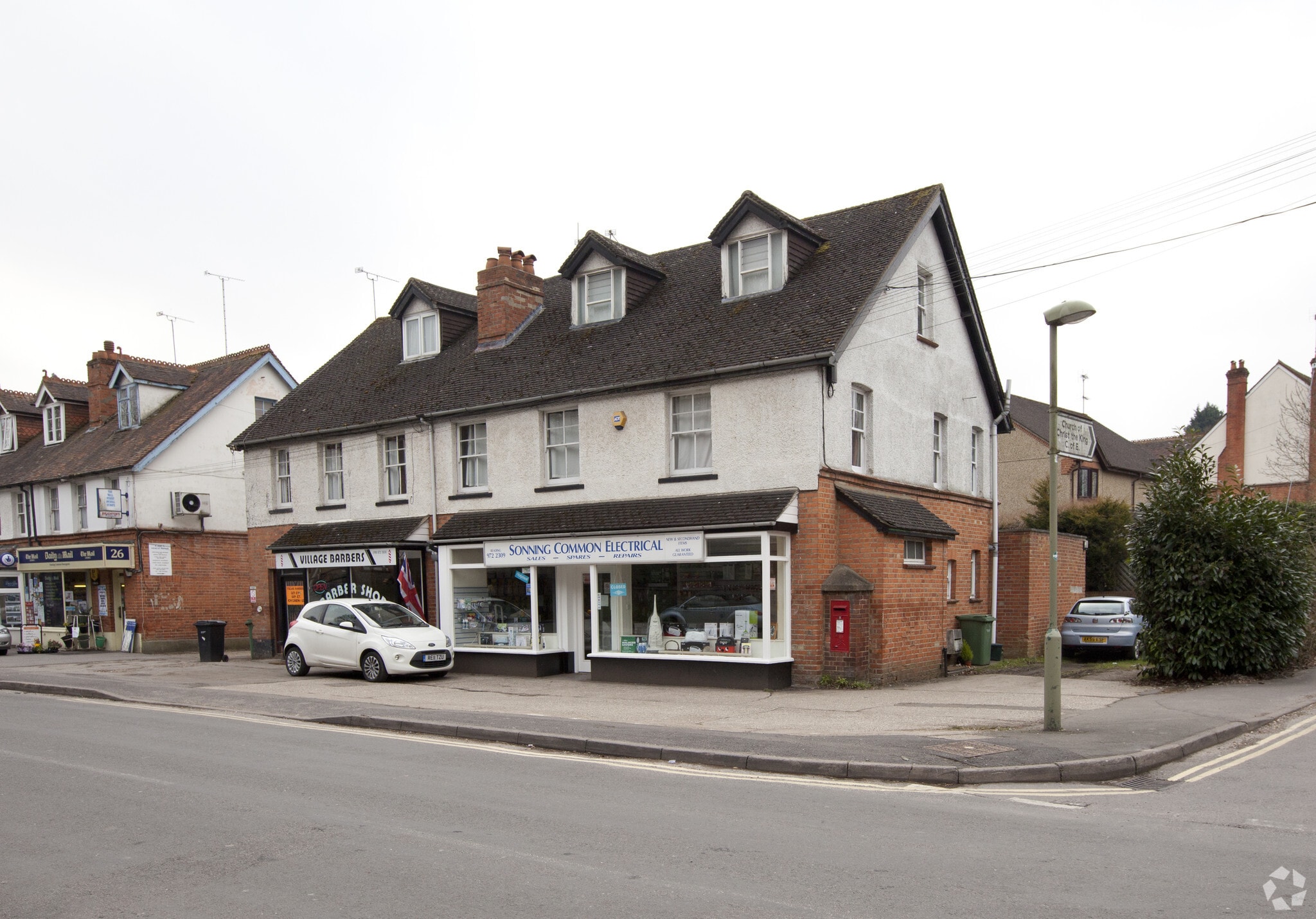 24 Peppard Rd, Sonning Common for sale Primary Photo- Image 1 of 3