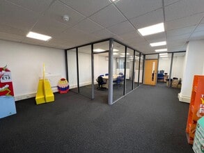 37 Tenter Rd, Northampton to rent Interior Photo- Image 2 of 2