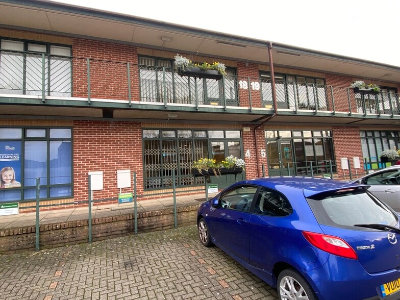 Blakey Rd, Salisbury to rent - Building Photo - Image 3 of 5
