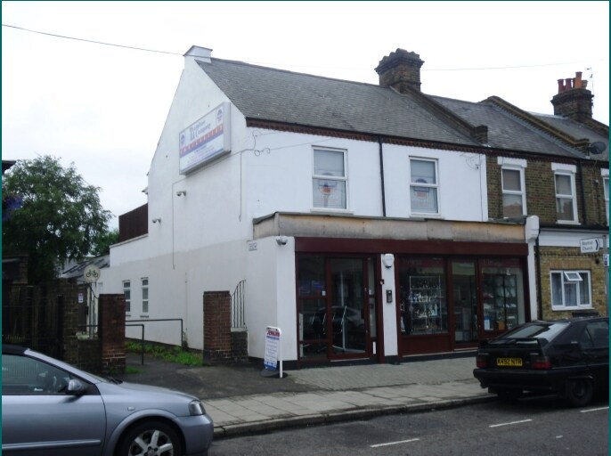 52 Hounslow Rd, Twickenham for sale Primary Photo- Image 1 of 1