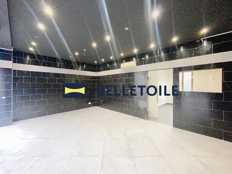 Retail in Alfortville to rent - Building Photo - Image 2 of 8